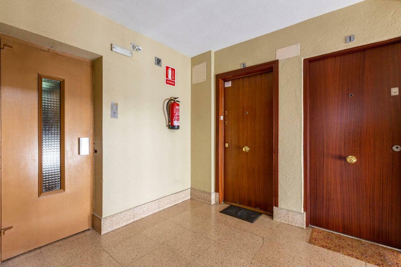 Apartamentos La Vaguada Suites Madrid Exterior photo